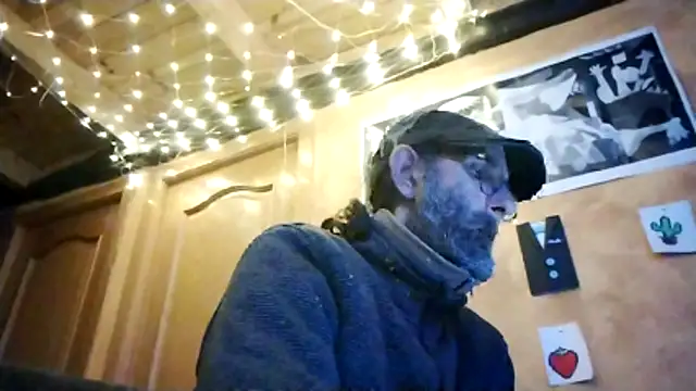 Snapshot of Oridama123 chatting on April 2, 11:02 pm Oridama123 online show from April 2, 11:02 pm