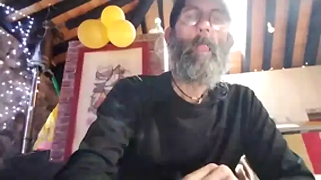 Snapshot of Oridama123 chatting on May 1, 8:52 am Oridama123 online show from May 1, 8:52 am