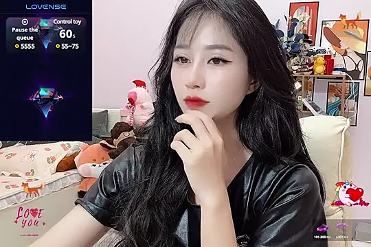  LLisa  online show from January 6, 9:00 pm