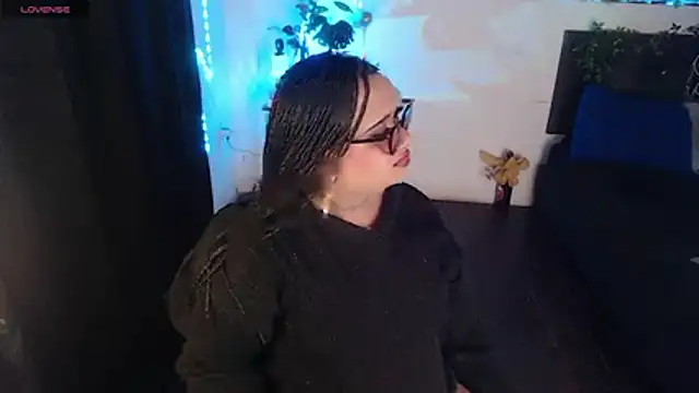 Snapshot of LiaScarlett chatting on October 24, 11:12 pm LiaScarlett online show from October 24, 11:12 pm