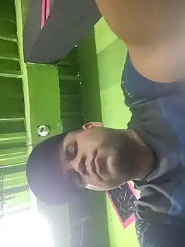 Snapshot of Evert_hairyboy chatting on October 9, 8:29 pm Evert hairyboy online show from October 9, 8:29 pm