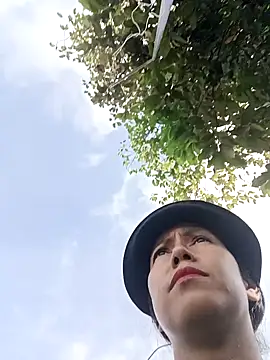 Snapshot of 2HotAsain4u chatting on October 9, 1:25 am 2HotAsain4u online show from October 9, 1:25 am