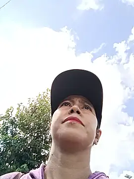 Snapshot of 2HotAsain4u chatting on October 10, 2:54 am 2HotAsain4u online show from October 10, 2:54 am