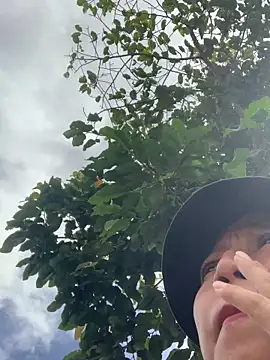 Snapshot of 2HotAsain4u chatting on October 26, 5:13 am 2HotAsain4u online show from October 26, 5:13 am