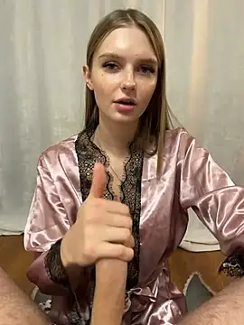 lovelly molly online show from January 25, 5:30 pm