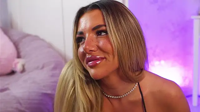 ClaraHazel online show from September 24, 1:20 am