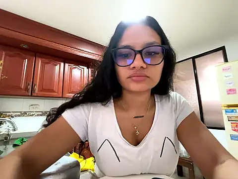 Riana Kean online show from January 6, 5:27 pm