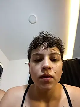 Snapshot of 01antoniafranco chatting on March 24, 5:01 am 01antoniafranco online show from March 24, 5:01 am