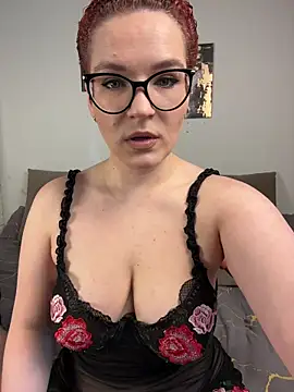 MrMrsRight online show from March 28, 12:27 pm