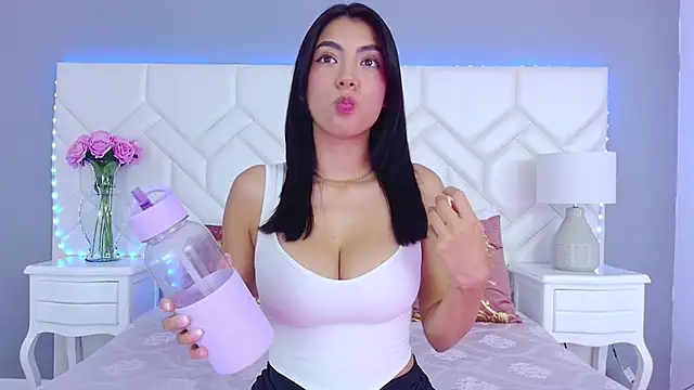 Julie Bennet online show from January 10, 6:42 am