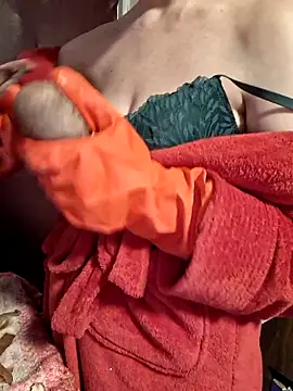  Kitti  online show from November 19, 5:46 pm