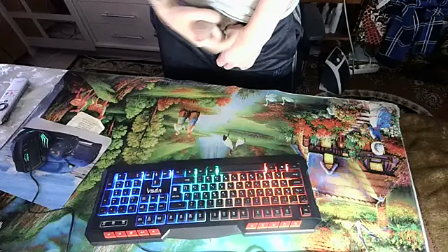 Snapshot of oleg1984 chatting on December 18, 1:50 pm oleg1984 online show from December 18, 1:50 pm