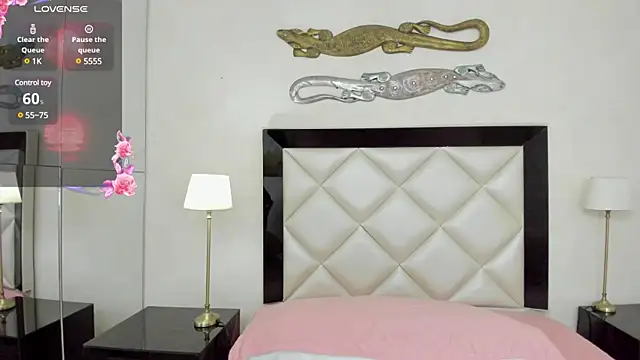  luna  sweet  online show from February 8, 3:41 am