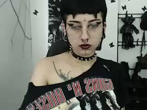 Snapshot of n0sferatus__ chatting on October 19, 1:12 pm n0sferatus online show from October 19, 1:12 pm