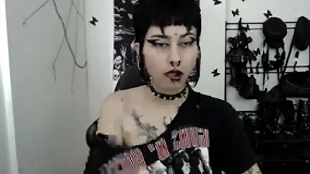 Snapshot of n0sferatus__ chatting on November 14, 6:06 pm n0sferatus online show from November 14, 6:06 pm