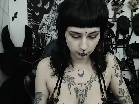 Snapshot of n0sferatus__ chatting on May 21, 1:56 am n0sferatus online show from May 21, 1:56 am