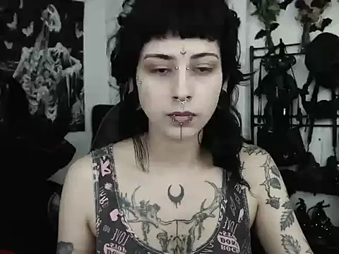 Snapshot of n0sferatus__ chatting on June 5, 1:56 am n0sferatus online show from June 5, 1:56 am
