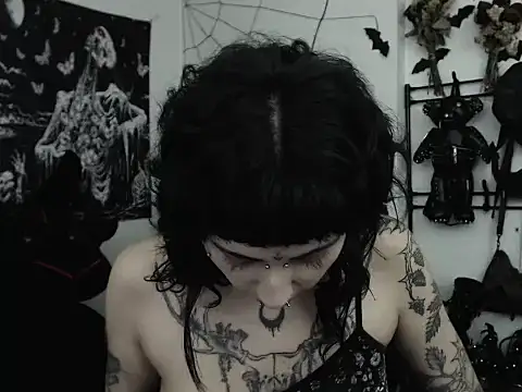 Snapshot of n0sferatus__ chatting on June 11, 2:53 am n0sferatus online show from June 11, 2:53 am