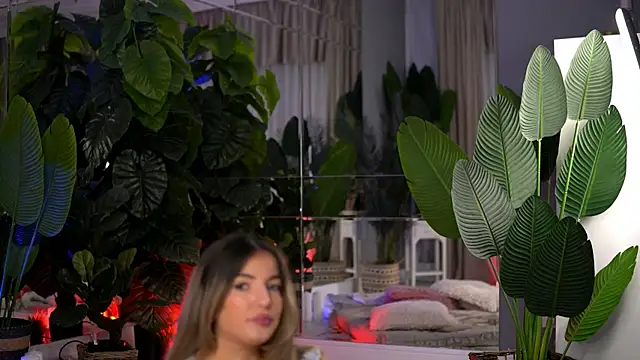 Snapshot of KellyMathews chatting on January 9, 2:25 am KellyMathews online show from January 9, 2:25 am