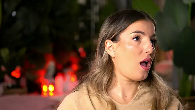 Snapshot of KellyMathews chatting on January 12, 1:11 am KellyMathews online show from January 12, 1:11 am