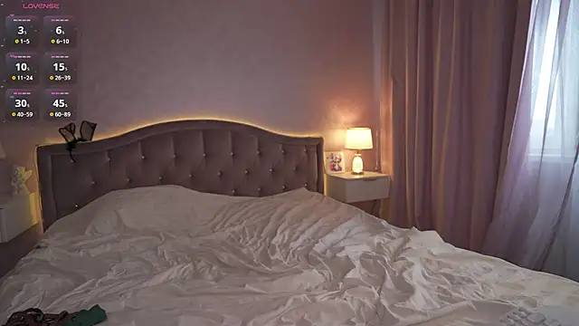 Snapshot of _Moon__Shine_ chatting on July 25, 4:54 am Moon Shine online show from July 25, 4:54 am