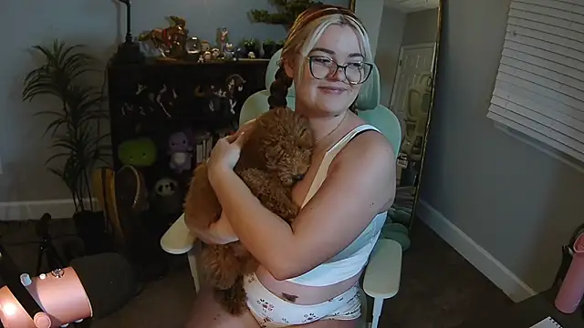 Snapshot of rodeobrii chatting on December 22, 3:03 am rodeobrii online show from December 22, 3:03 am