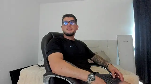 Teilor Creed online show from October 4, 7:45 pm