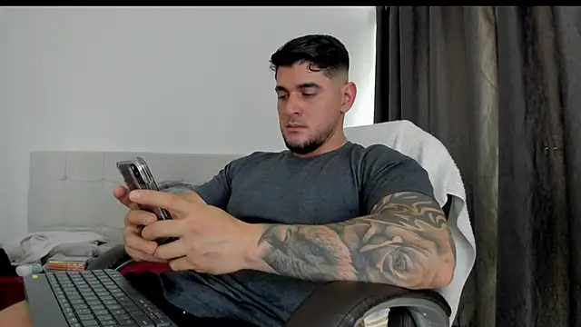 Teilor Creed online show from November 20, 7:24 pm