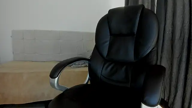 Teilor Creed online show from April 10, 7:51 pm