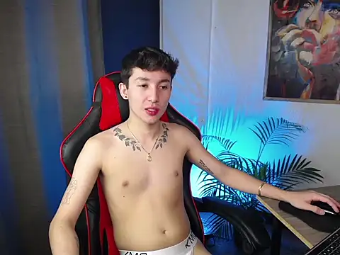 Snapshot of SebasstianGrand chatting on February 14, 1:34 am SebasstianGrand online show from February 14, 1:34 am