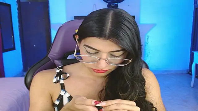 Snapshot of engielphoenis14 chatting on January 17, 10:46 pm engielphoenis14 online show from January 17, 10:46 pm