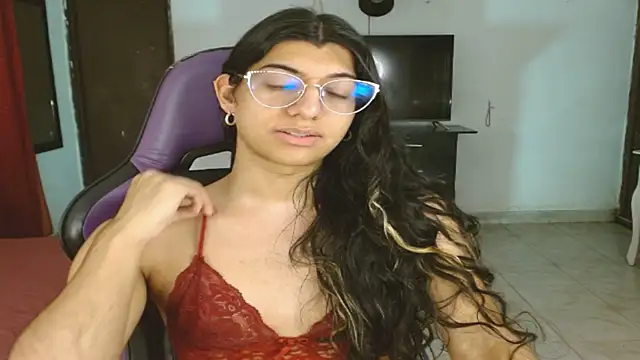 Snapshot of engielphoenis14 chatting on February 28, 10:33 pm engielphoenis14 online show from February 28, 10:33 pm