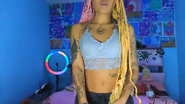 Snapshot of gabbiefoxthx chatting on December 31, 6:59 am gabbiefoxthx online show from December 31, 6:59 am