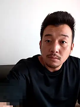Snapshot of KOUHEY2023 chatting on May 8, 10:26 pm KOUHEY2023 online show from May 8, 10:26 pm