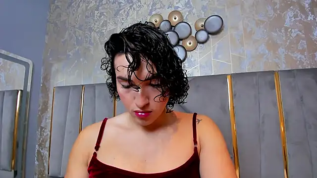 Snapshot of TomLondon_ chatting on January 27, 11:43 am TomLondon online show from January 27, 11:43 am