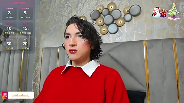 Snapshot of TomLondon_ chatting on February 12, 11:40 am TomLondon online show from February 12, 11:40 am