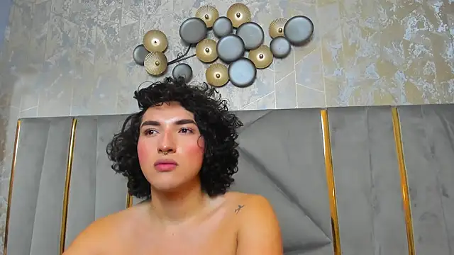 Snapshot of TomLondon_ chatting on February 15, 11:39 am TomLondon online show from February 15, 11:39 am