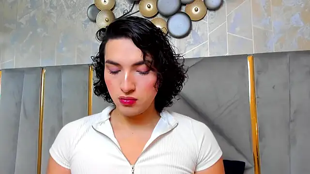 Snapshot of TomLondon_ chatting on February 18, 11:44 am TomLondon online show from February 18, 11:44 am