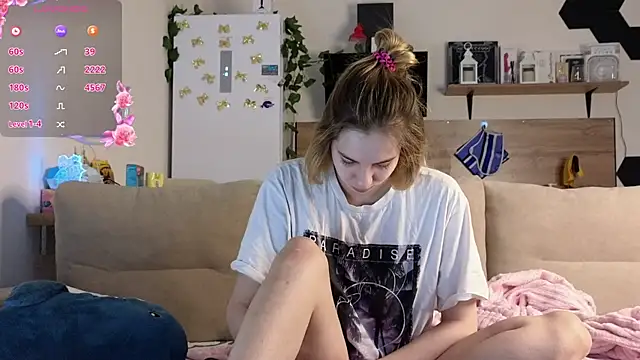 Girl alone home online show from February 28, 4:10 am