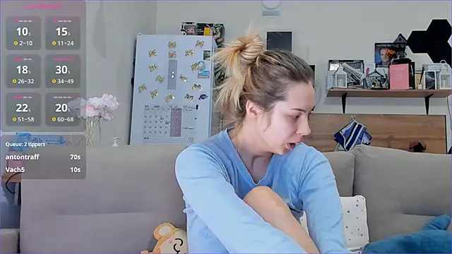 Girl alone home online show from November 28, 4:26 am