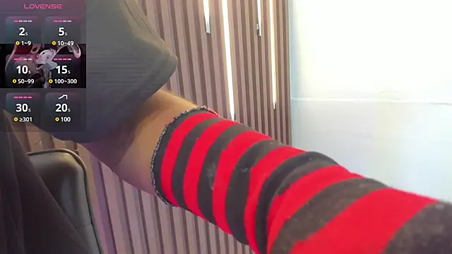 Tiff Valentine online show from February 10, 9:15 pm