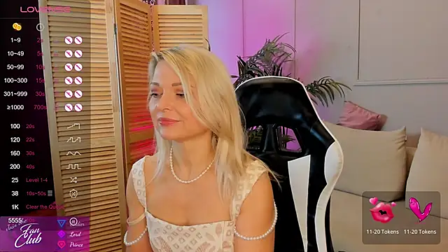 Snapshot of Gloria_Lovely chatting on December 5, 10:55 am Gloria Lovely online show from December 5, 10:55 am