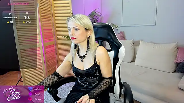 Snapshot of Gloria_Lovely chatting on December 6, 2:17 pm Gloria Lovely online show from December 6, 2:17 pm