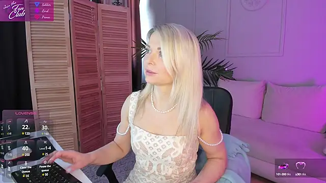 Snapshot of Gloria_Lovely chatting on February 21, 10:50 am Gloria Lovely online show from February 21, 10:50 am