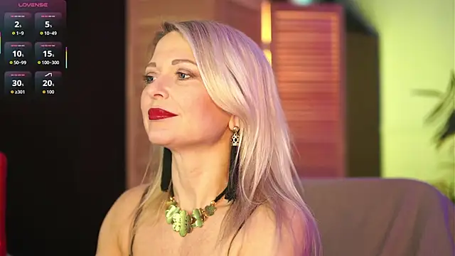 Snapshot of Gloria_Lovely chatting on September 18, 11:23 am Gloria Lovely online show from September 18, 11:23 am
