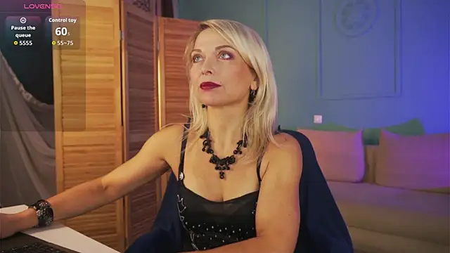 Gloria Lovely online show from December 2, 10:42 am