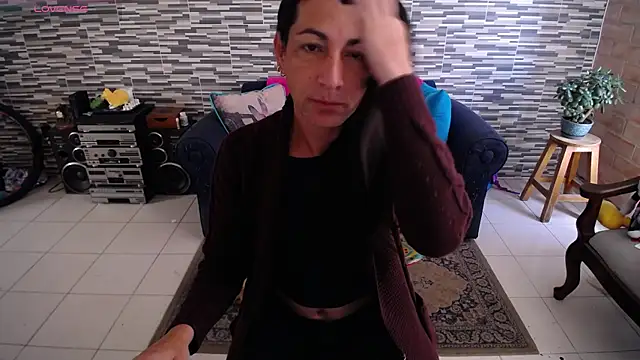 Snapshot of VioletaGomezCo chatting on May 18, 1:17 pm VioletaGomezCo online show from May 18, 1:17 pm