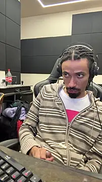 hotcamboy420 online show from January 7, 4:26 am