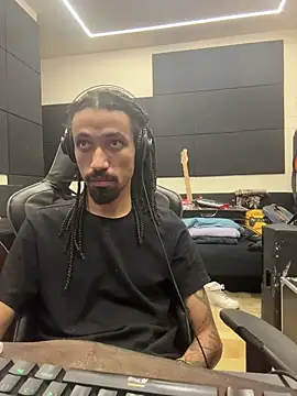 hotcamboy420 online show from January 16, 5:11 am