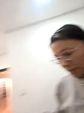 karlamorris  online show from October 9, 2:04 pm